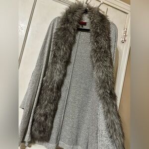 Elegant Jennifer Lopez gray faux fur-trim cardigan size Small